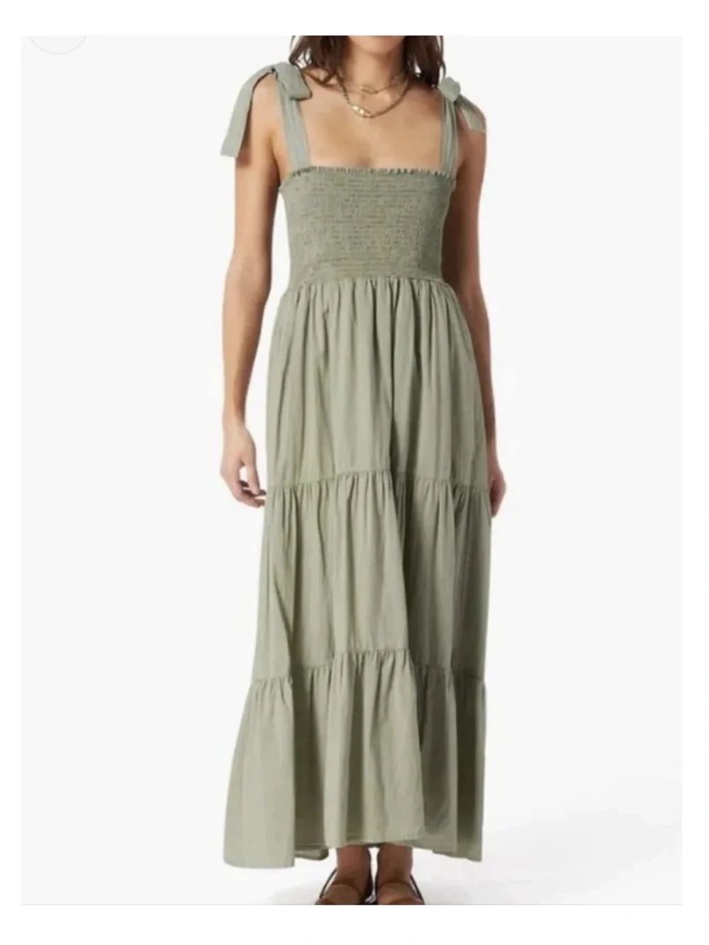 Xirena Lorraine Tiered Smocked
Bodice Maxi Dress Sand Olive size small